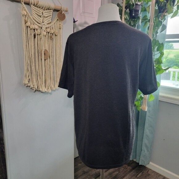 2/30 Prana men's lightweight tee - Picture 3 of 3